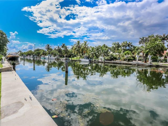 Home for rent at 1109 NE 89th St 0 - photo 6105976