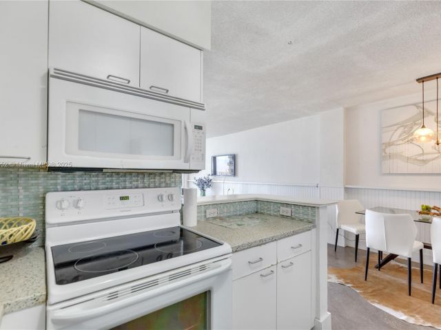 Apartment for rent  Unit #830S - photo 6106351