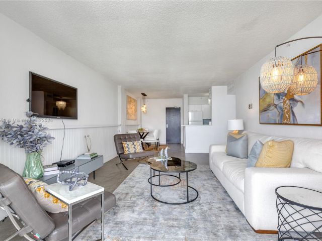 Apartment for rent  Unit #830S - photo 6106358