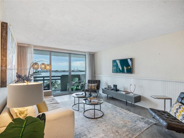 Apartment for rent  Unit #830S - photo 6106361