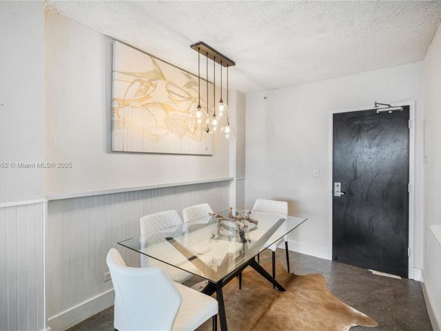 1-bedroom condo for rent in Miami Beach - 1500 Bay Road 830S - MondialRealty