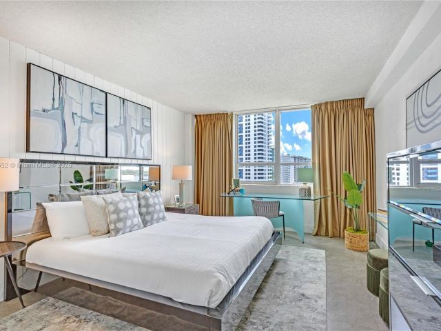 1-bedroom condo for rent in Miami Beach - 1500 Bay Road 830S - MondialRealty