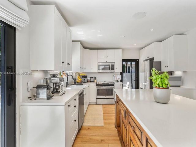 Home for sale at 600 Allendale Rd - photo 6196064