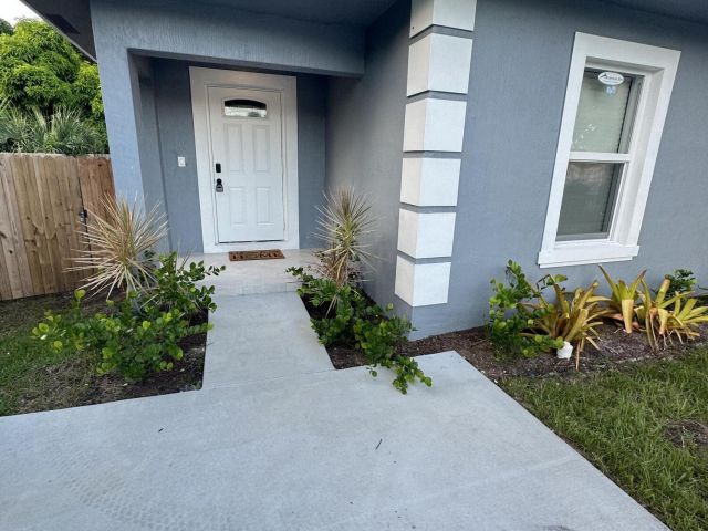 Home for rent at 723 20th Street - photo 6744945