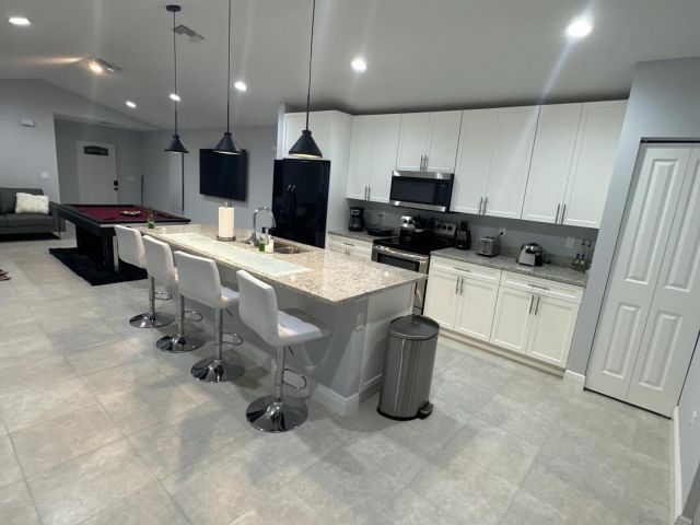 Home for rent at 723 20th Street - photo 6744954