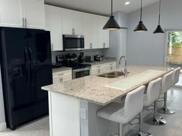 Home for rent at 723 20th Street - photo 6744958