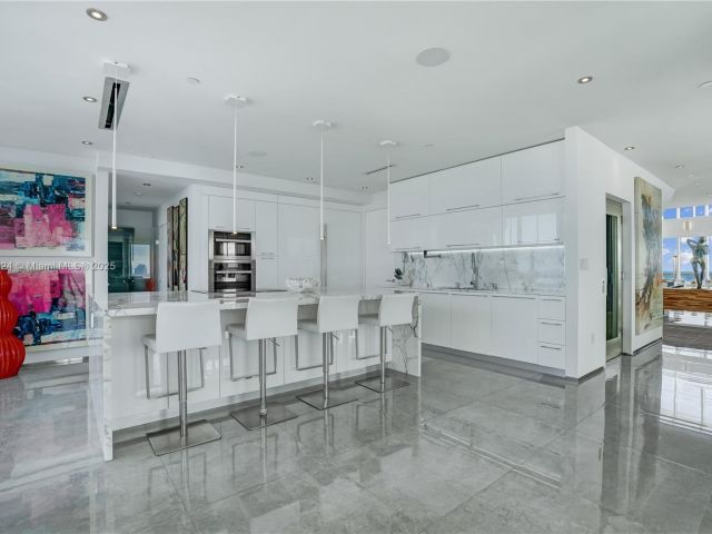 Apartment for sale  Unit #PH1 - photo 6109651