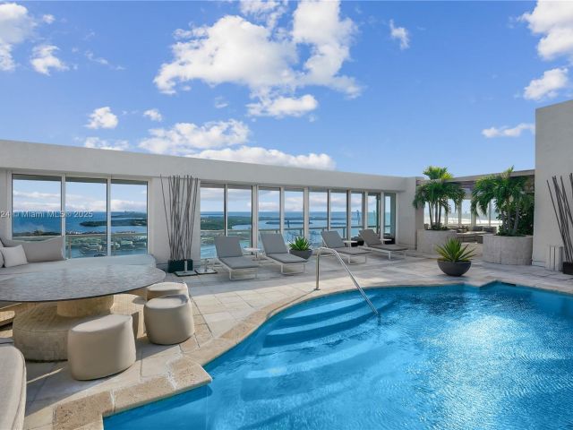 Apartment for sale  Unit #PH1 - photo 6109657