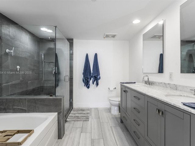 Apartment for sale  Unit #3106 - photo 6180069