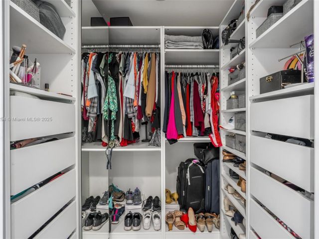 Apartment for sale  Unit #3106 - photo 6180070