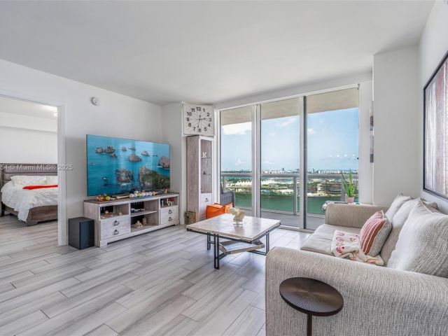 Apartment for sale  Unit #3106 - photo 6180078