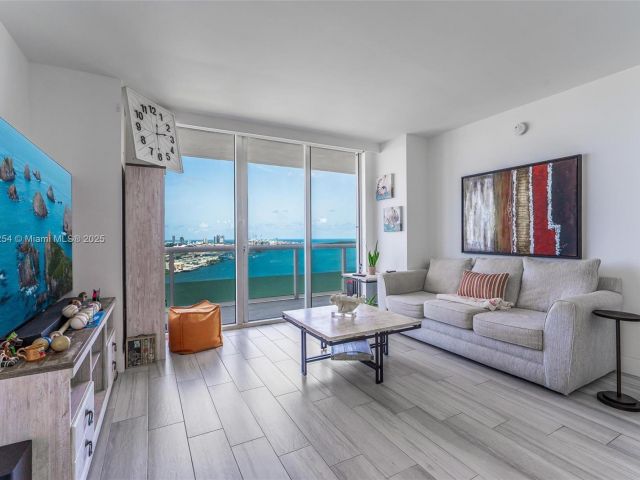 Apartment for sale  Unit #3106 - photo 6180080