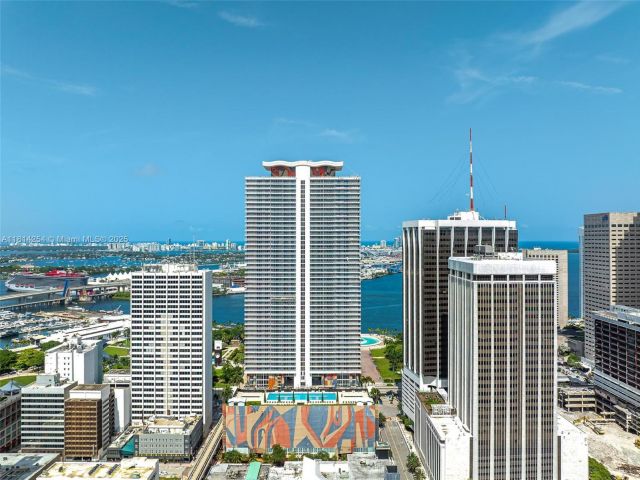 Apartment for sale  Unit #3106 - photo 6180082