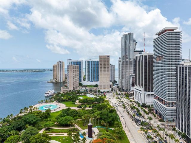 Apartment for sale  Unit #3106 - photo 6180085