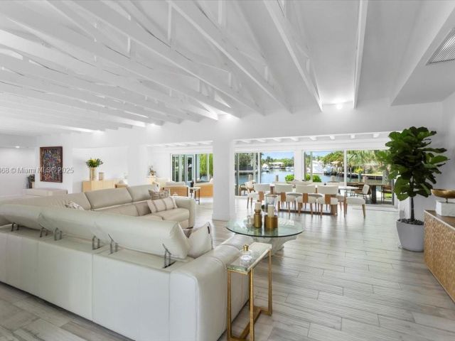 Home for sale at 1140 San Pedro Ave - photo 6110246