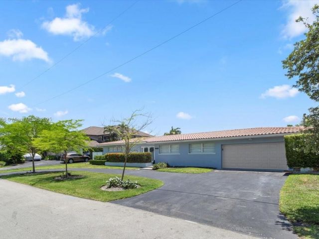 Home for sale at 1140 San Pedro Ave - photo 6110249