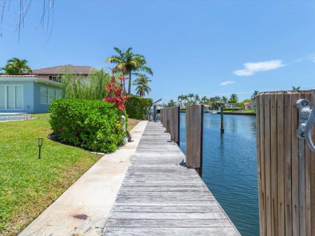 Home for sale at 1140 San Pedro Ave - photo 6110256