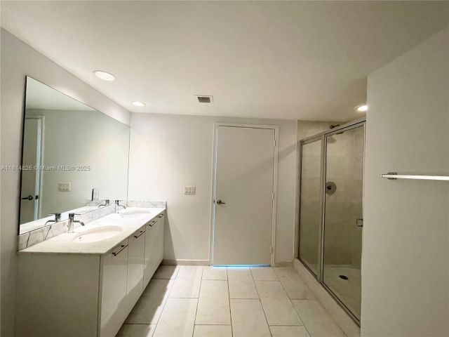 Apartment for rent  Unit #1907 - photo 6110394