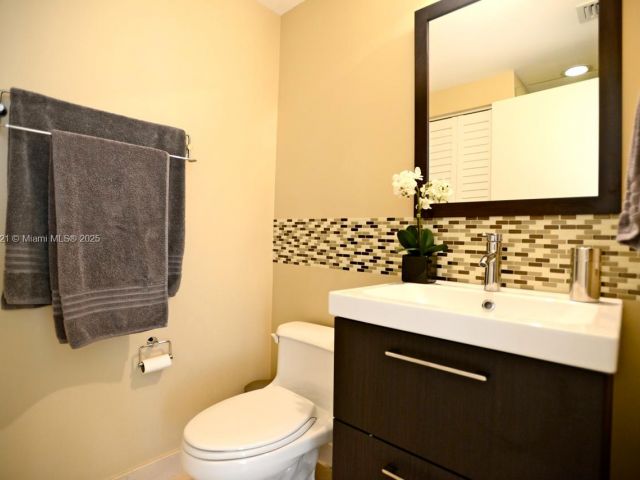 Apartment for rent  Unit #3908 - photo 6112190