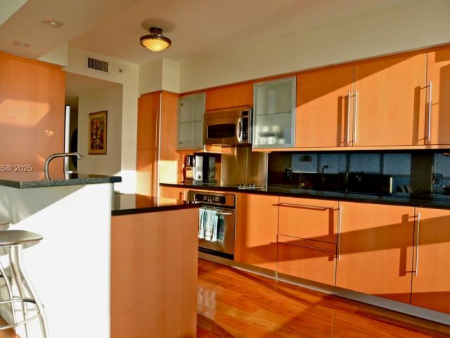 Apartment for rent  Unit #3908 - photo 6112198