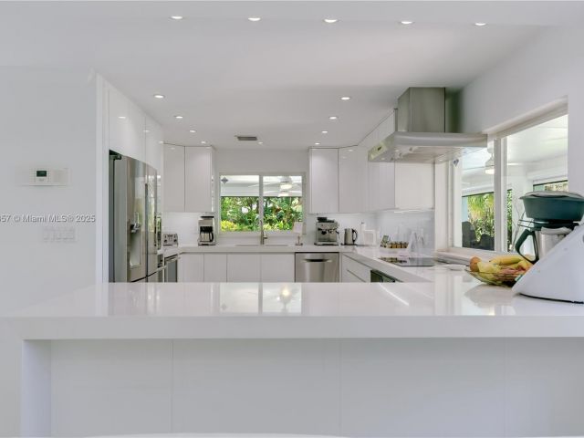 Home for sale at 6681 SW 155th Ave - photo 6109105