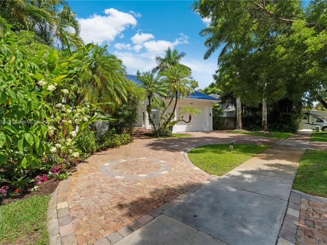 Home for sale at 6681 SW 155th Ave - photo 6109122