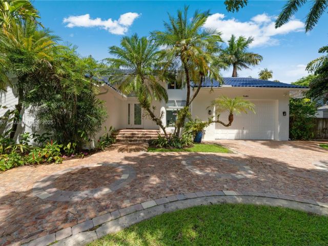 Home for sale at 6681 SW 155th Ave - photo 6109123