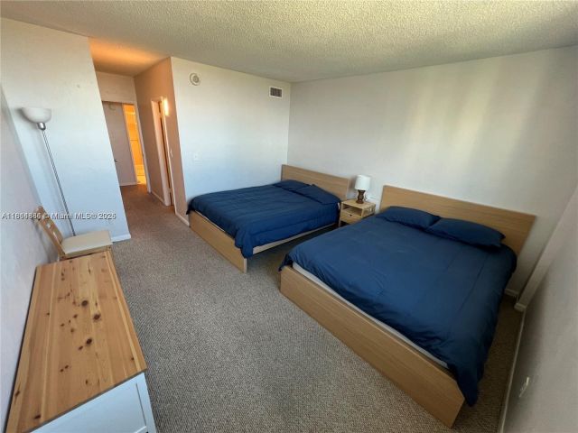 Apartment for rent  Unit #818 - photo 6111363