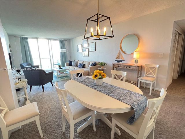 Apartment for rent  Unit #818 - photo 6111374