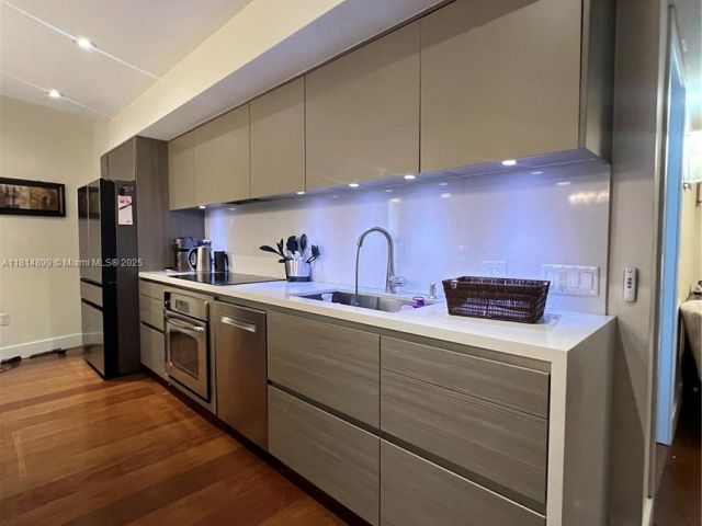 Apartment for rent  Unit #1801 - photo 6110021