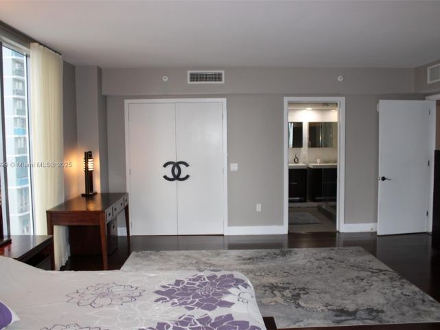 Apartment for rent  Unit #1801 - photo 6181749