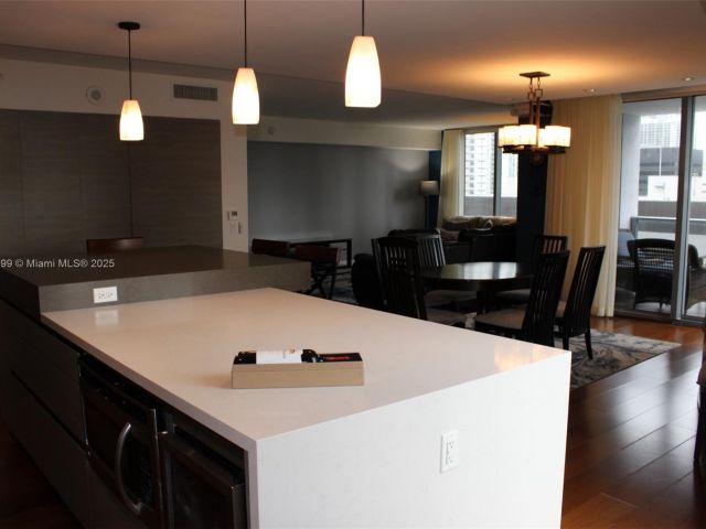 Apartment for rent  Unit #1801 - photo 6181759