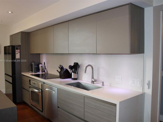 Apartment for rent  Unit #1801 - photo 6181768