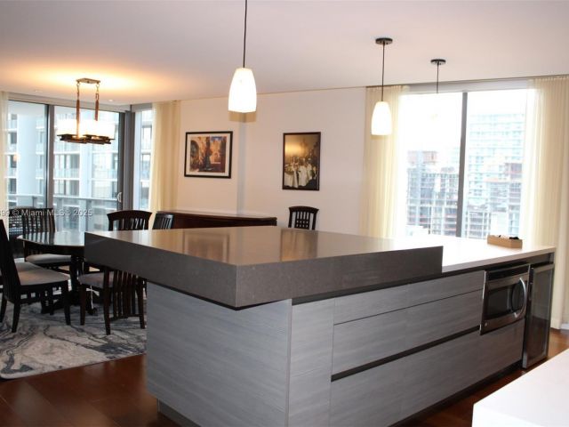 Apartment for rent  Unit #1801 - photo 6181770