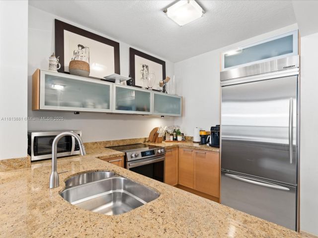 Apartment for sale  Unit #2103 - photo 6111530