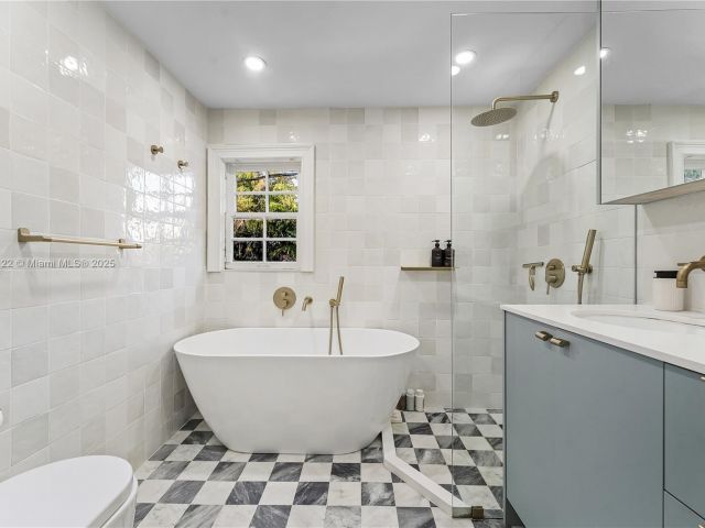 Home for sale at 3747 Royal Palm Ave - photo 6109565