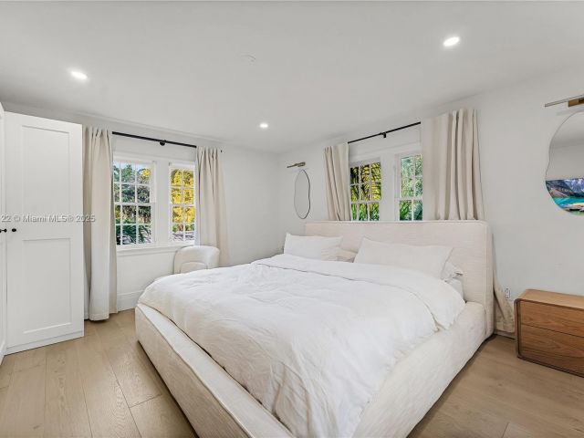 Home for sale at 3747 Royal Palm Ave - photo 6109566