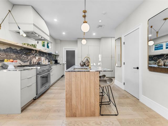 Home for sale at 3747 Royal Palm Ave - photo 6109571