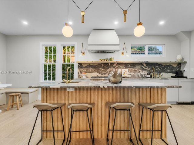 Home for sale at 3747 Royal Palm Ave - photo 6109572