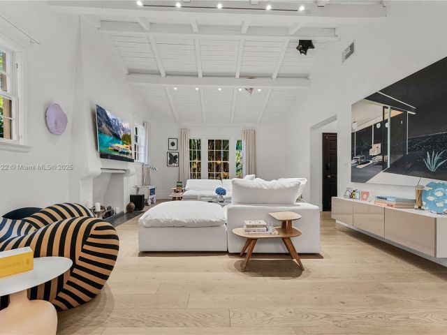 Home for sale at 3747 Royal Palm Ave - photo 6109574