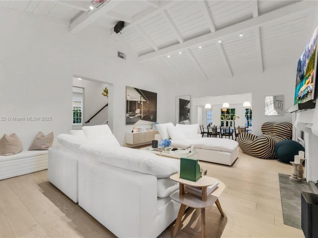 Home for sale at 3747 Royal Palm Ave - photo 6109576