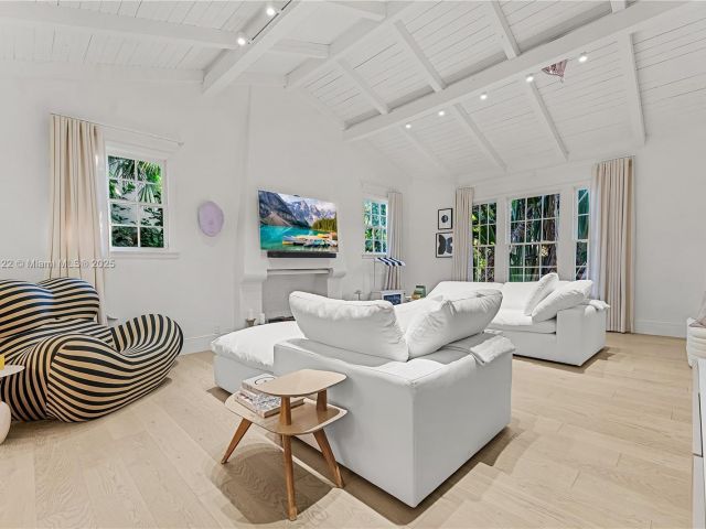 Home for sale at 3747 Royal Palm Ave - photo 6109577