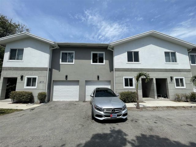 Home for sale at 815 NW 3rd Ave - photo 6110370