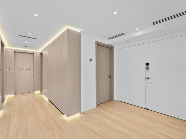 Apartment for rent  Unit #1001 - photo 6111112