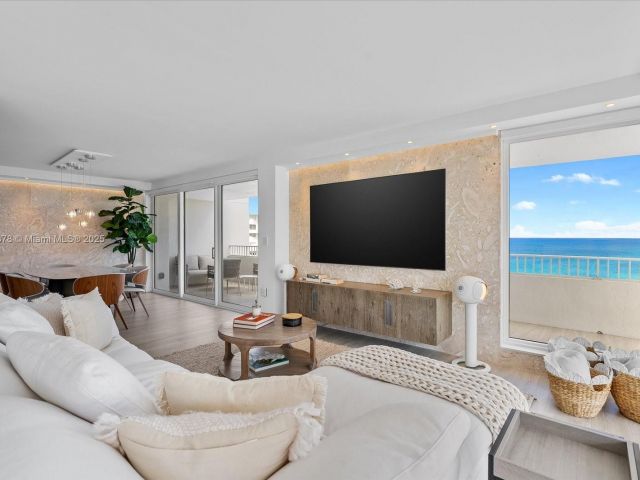 Apartment for rent  Unit #1001 - photo 6111119