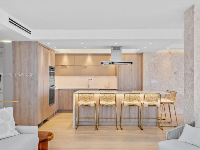 Apartment for rent  Unit #1001 - photo 6111124