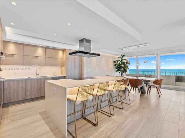 Apartment for rent  Unit #1001 - photo 6111128