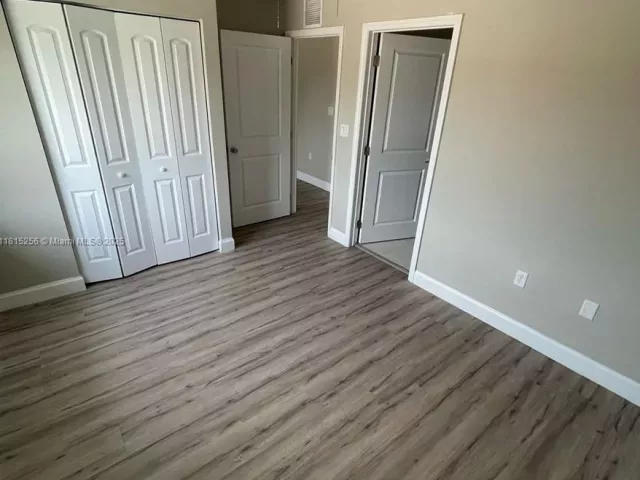 3-bedroom home for sale in Fort Lauderdale - 811 NW 3rd Ave - MondialRealty