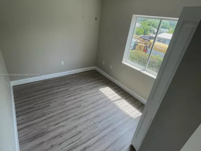 3-bedroom home for sale in Fort Lauderdale - 811 NW 3rd Ave - MondialRealty