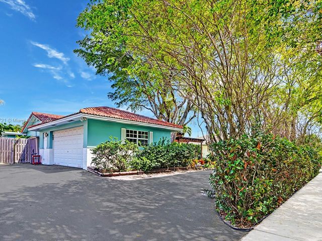 Home for sale at 1245 Wiley St - photo 6110952